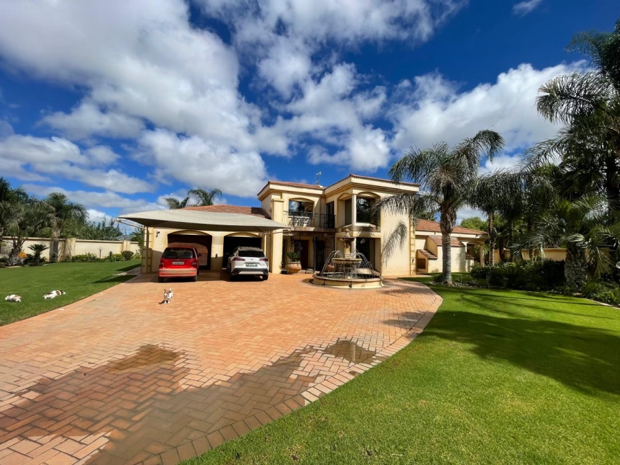 5 Bedroom Property for Sale in Christiana North West